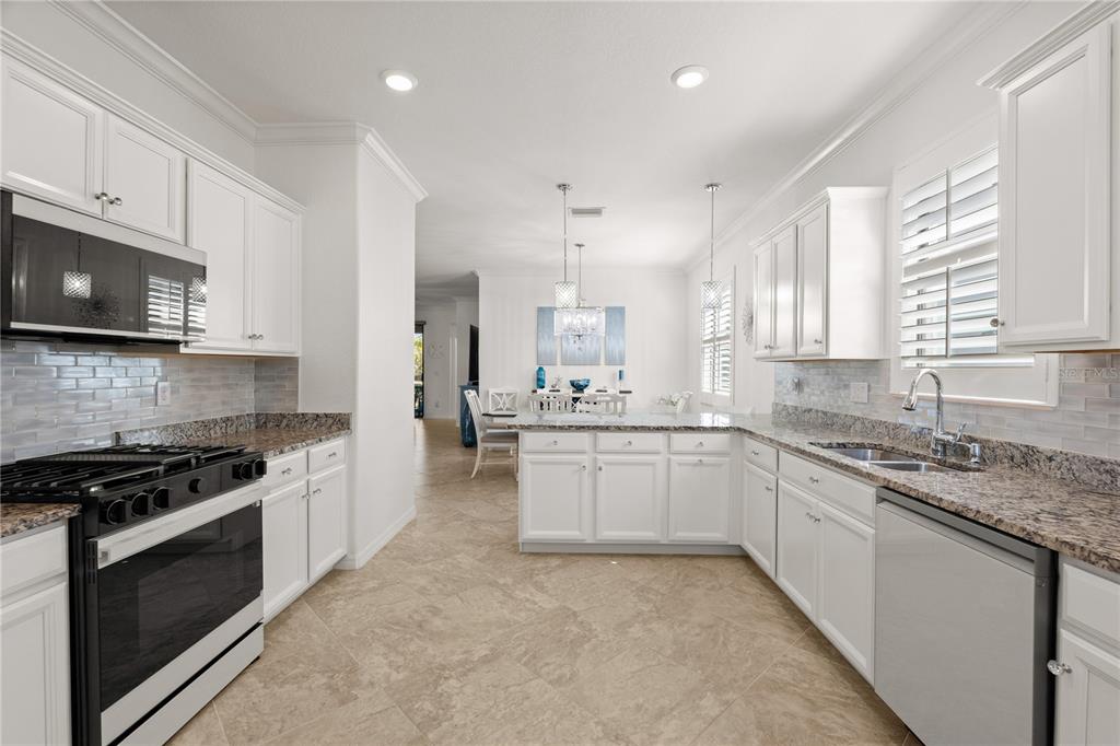 17233 Blue Rdg Place Bradenton, FL 34211 - Photo 23 of 60