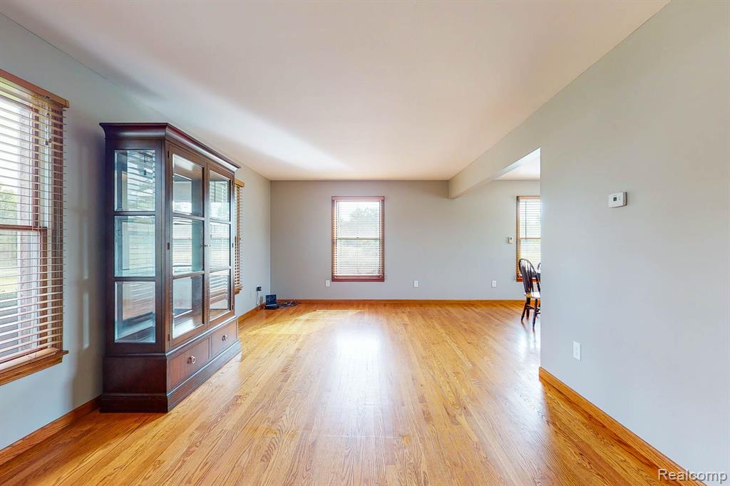 3409 Lahring Road Linden, MI 48451 - Photo 4 of 77