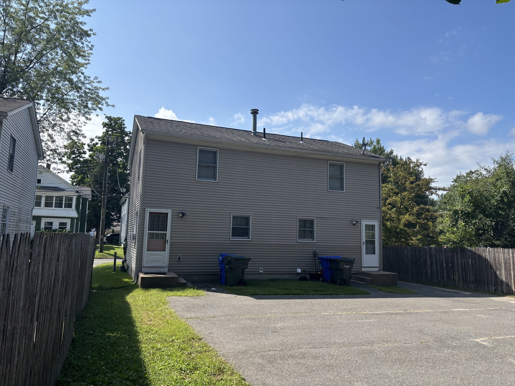 17-19 Slater Avenue Springfield, MA 01119 - Photo 6 of 20 Gallery Image 6