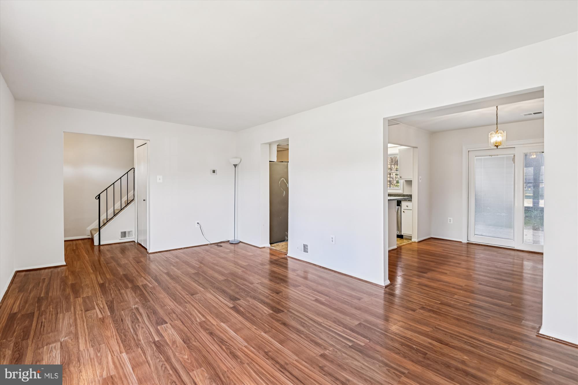 729 Chapelgate Drive Odenton, MD 21113 - Photo 23 of 64 Living Room