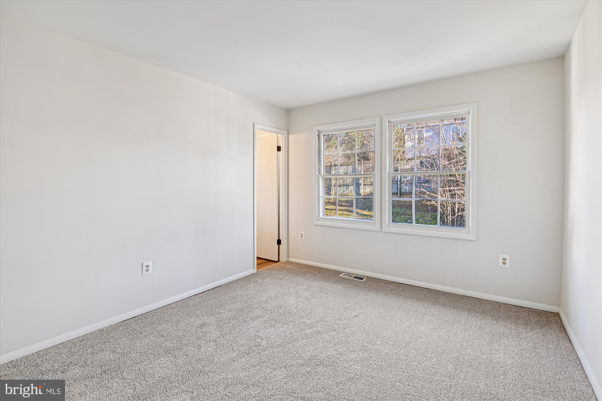 729 Chapelgate Drive Odenton, MD 21113 - Photo 46 of 64 an empty room with windows