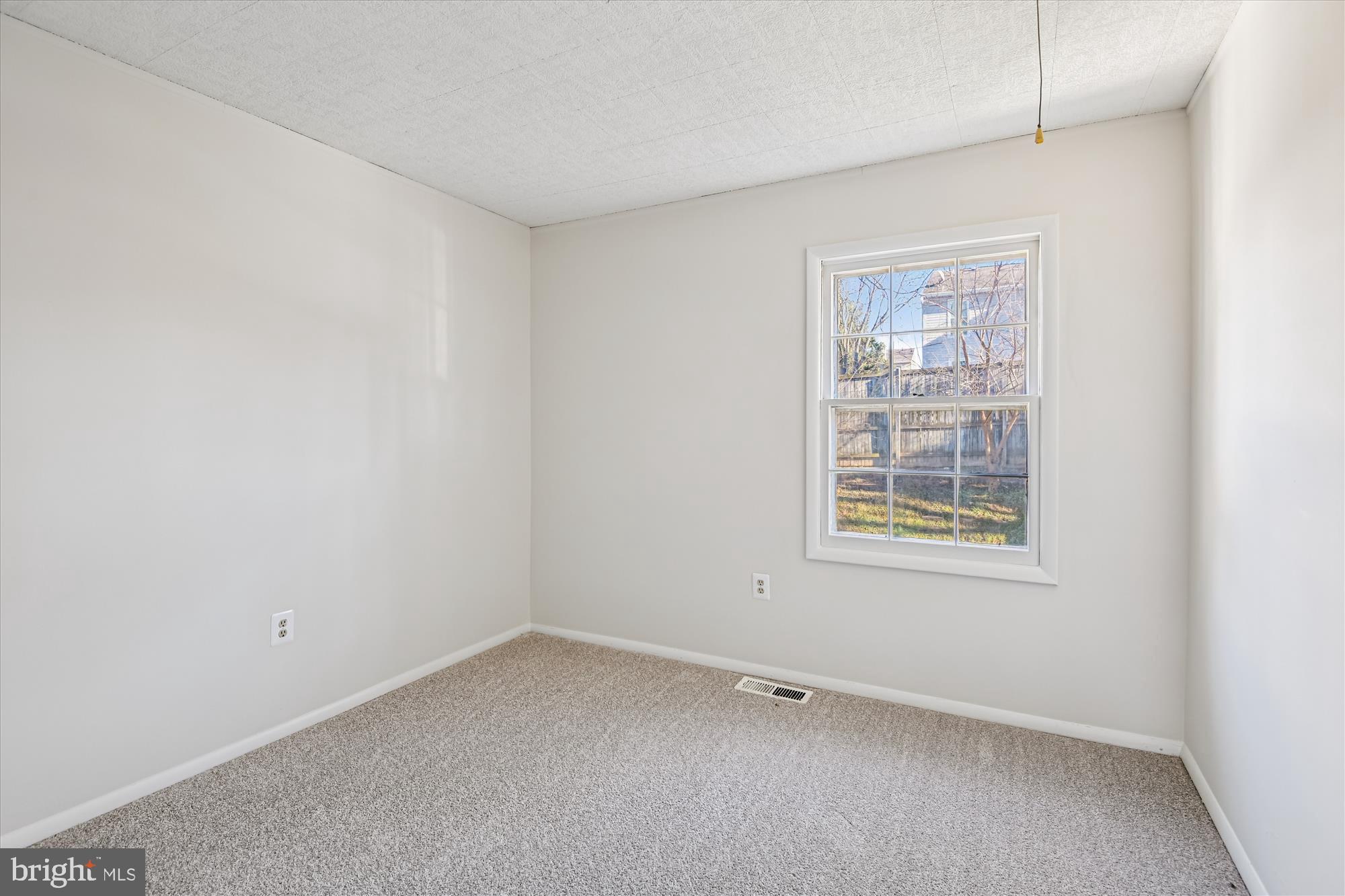 729 Chapelgate Drive Odenton, MD 21113 - Photo 55 of 64 an empty room with a window