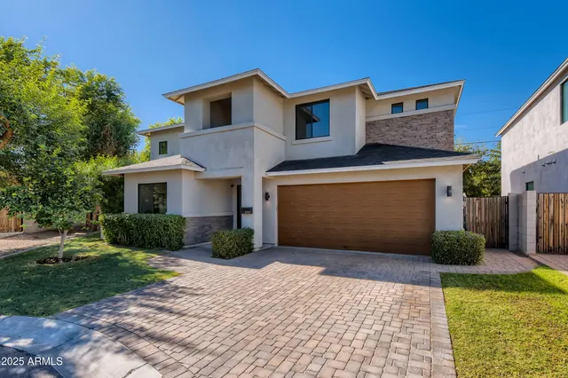 $1,225,000 | 3720 North 40th Place, Phoenix, AZ 85018