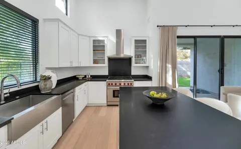 $1,220,000 | 3720 North 40th Place, Phoenix, AZ 85018