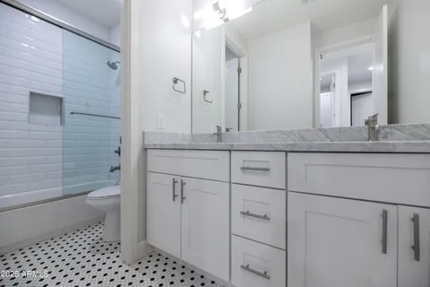 $1,225,000 | 3720 North 40th Place, Phoenix, AZ 85018