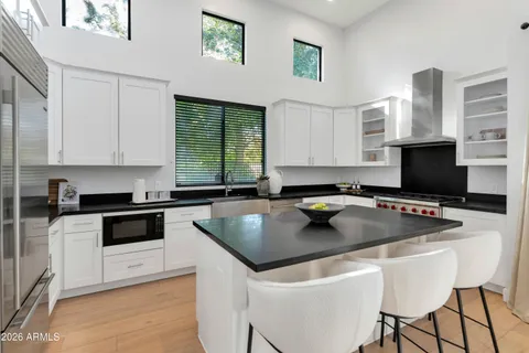 $1,220,000 | 3720 North 40th Place, Phoenix, AZ 85018