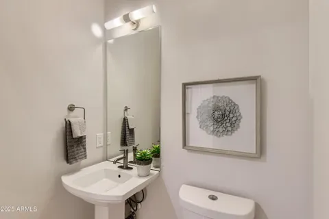 $1,220,000 | 3720 North 40th Place, Phoenix, AZ 85018