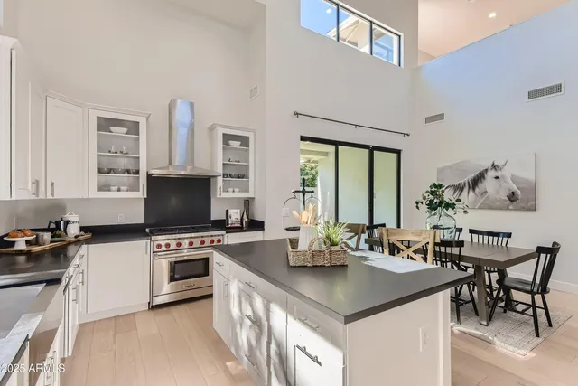 $1,225,000 | 3720 North 40th Place, Phoenix, AZ 85018