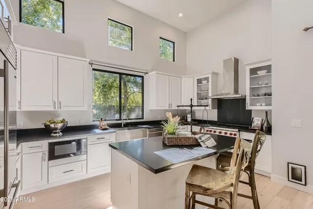 $1,225,000 | 3720 North 40th Place, Phoenix, AZ 85018