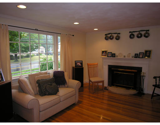 96 Hunting Road Needham, MA 02494 - Photo 3 of 15