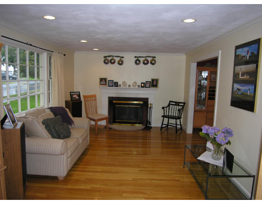 96 Hunting Road Needham, MA 02494 - Photo 4 of 15