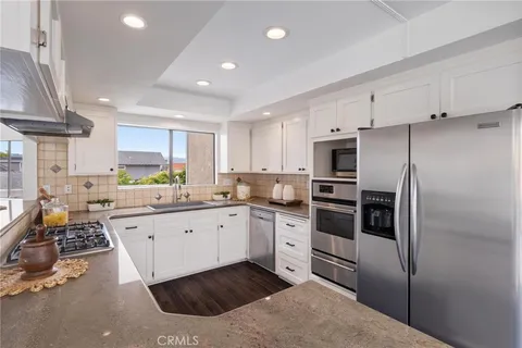 $1,399,000 | 217 South Helberta Avenue, Unit 3, Redondo Beach, CA 90277