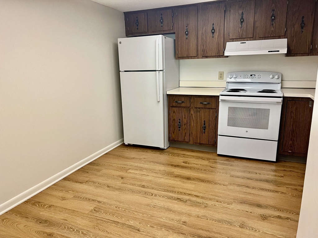 404 Paradise Road, Unit PHJ Swampscott, MA 01907 - Photo 13 of 30