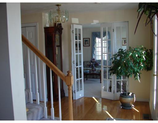 7 Pilgrim Road Mansfield, MA 02048 - Photo 3 of 21 Gallery Image 3