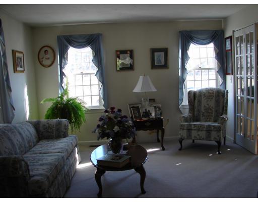 7 Pilgrim Road Mansfield, MA 02048 - Photo 4 of 21 Gallery Image 4
