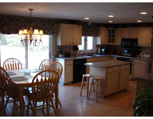 7 Pilgrim Road Mansfield, MA 02048 - Photo 8 of 21 Gallery Image 8