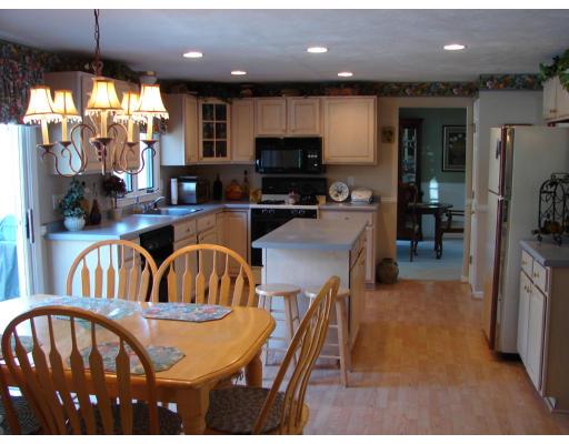 7 Pilgrim Road Mansfield, MA 02048 - Photo 9 of 21 Gallery Image 9