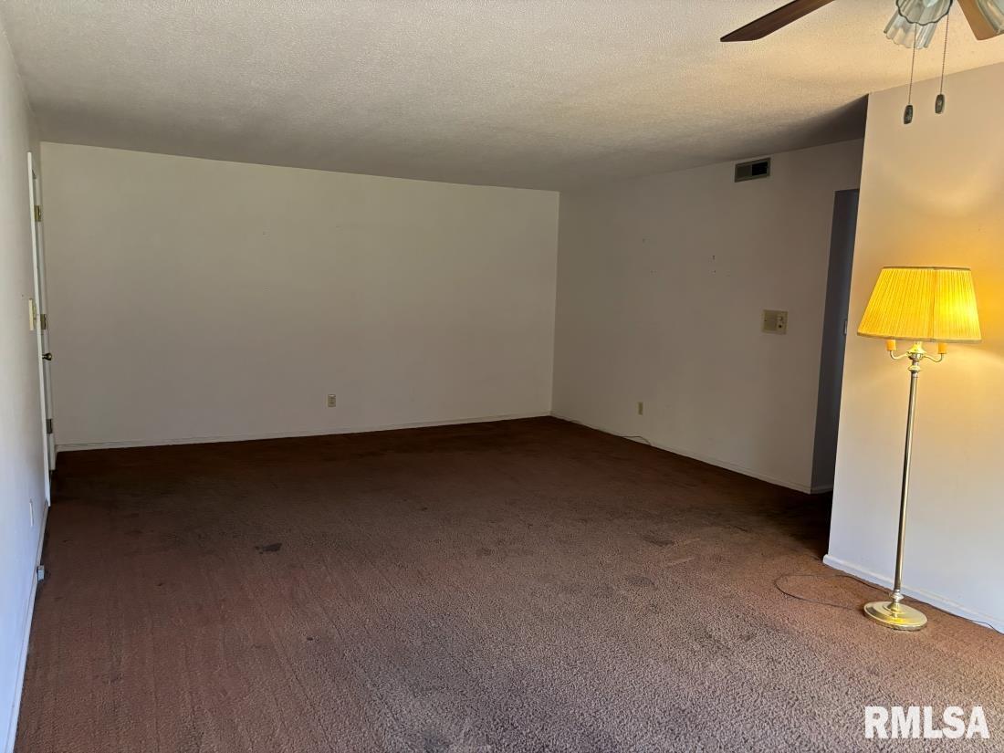 1921 Jeanette Lane, Unit 2 Springfield, IL 62702 - Photo 5 of 15 Gallery Image 5