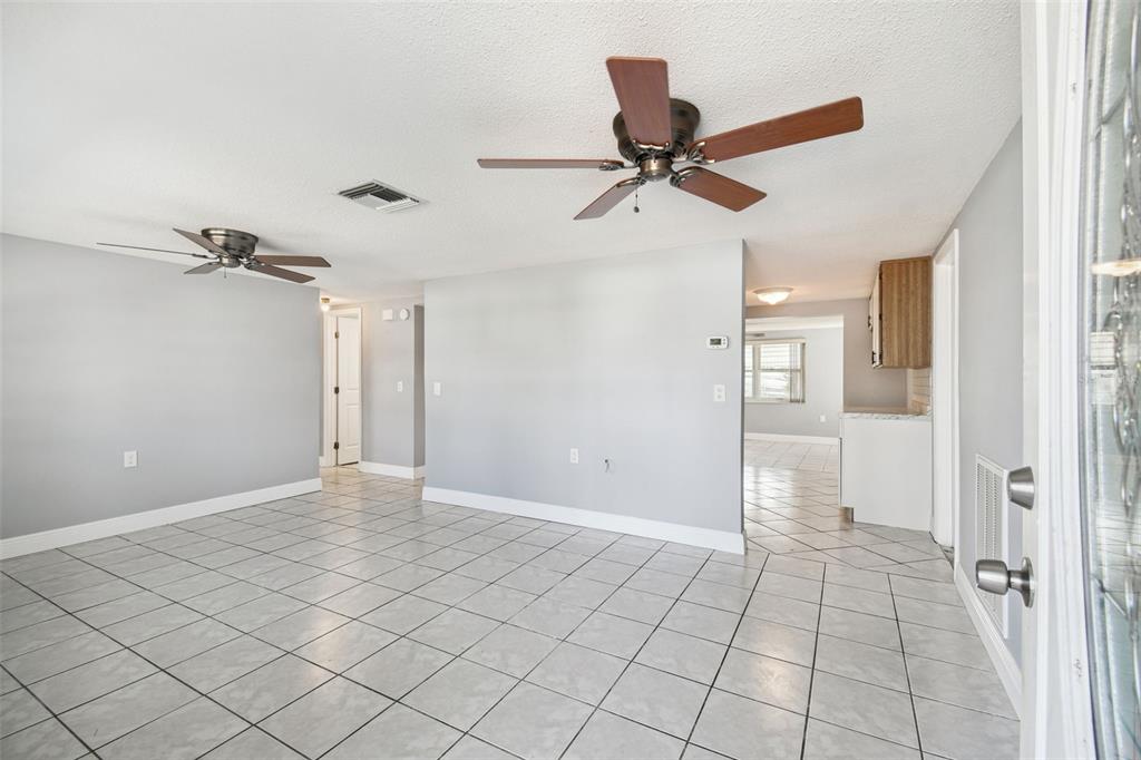 5410 Quist Drive Port Richey, FL 34668 - Photo 11 of 99 a view of an empty room and window
