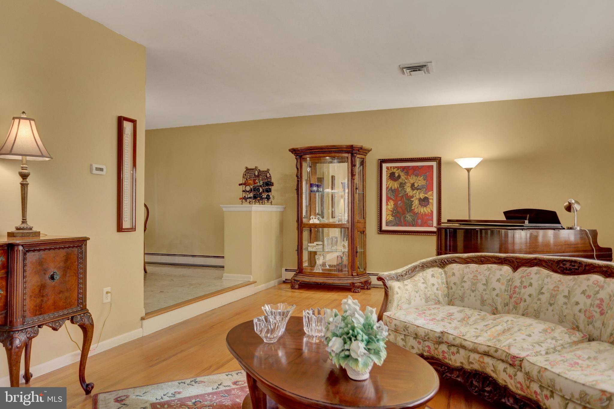 1540 Appletree Road Harrisburg, PA 17110 - Photo 7 of 48 Gallery Image 7