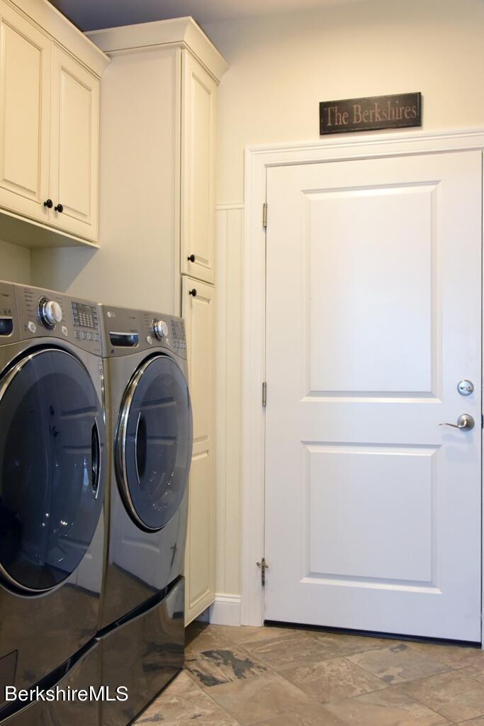 13 Burning Tree Road Great Barrington, MA 01230 - Photo 36 of 38 laundry/mud room