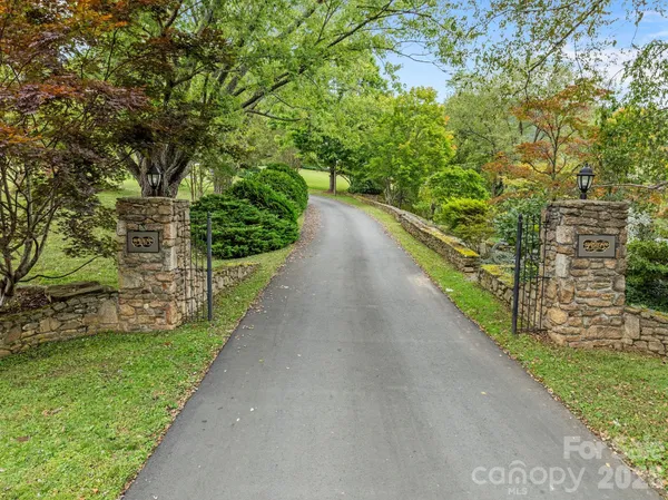 $939,000 | 68 Stony Ridge, Asheville, NC 28804