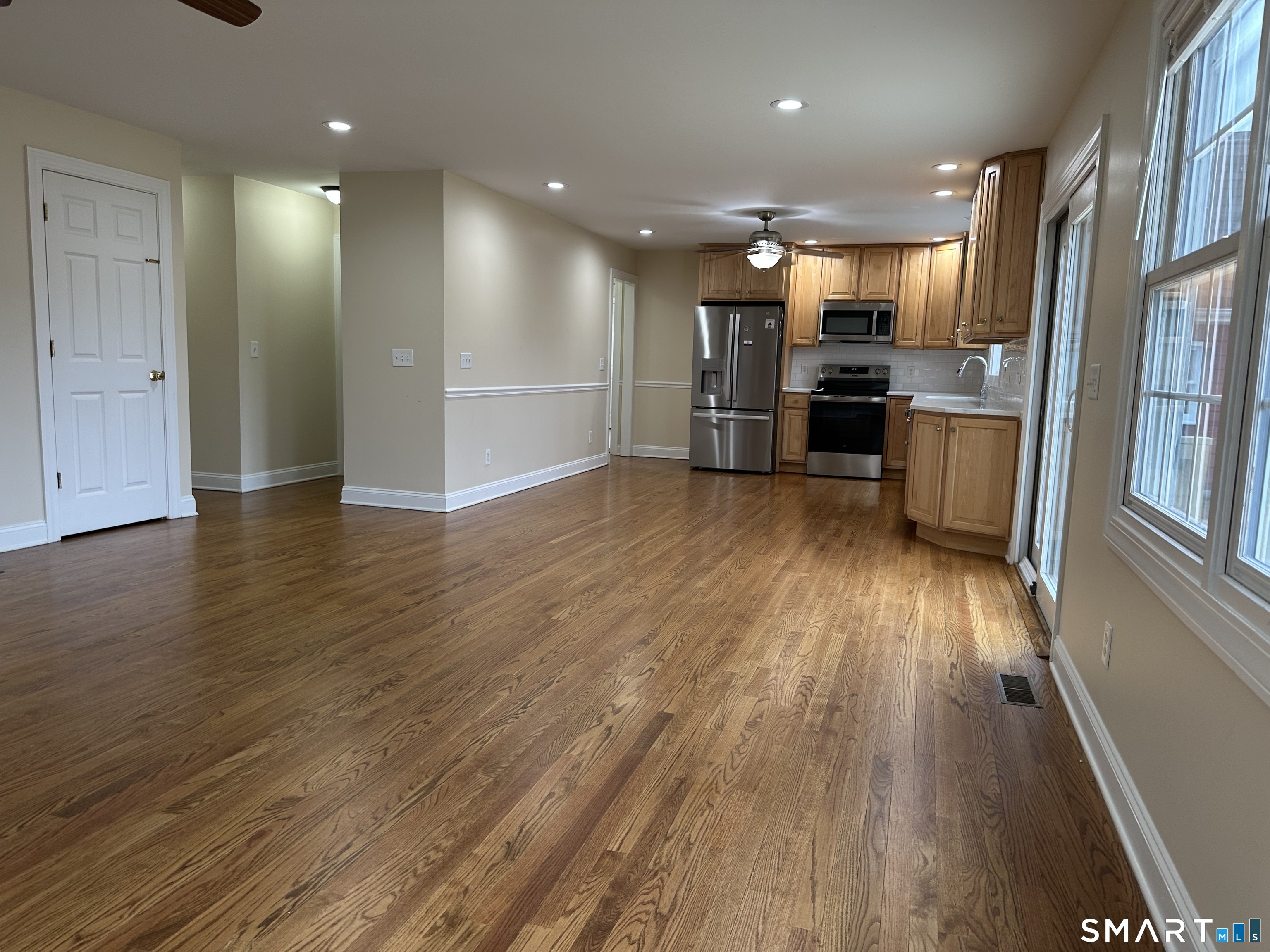 128 Center Road Easton, CT 06612 - Photo 4 of 39 Kitchen