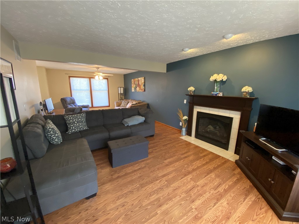 4487 Ammon Road Cleveland, OH 44143 - Photo 11 of 29 Large Living Room