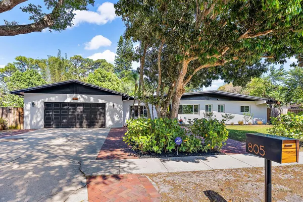 $3,950 | 805 East Madison Avenue, Stuart, FL 34996