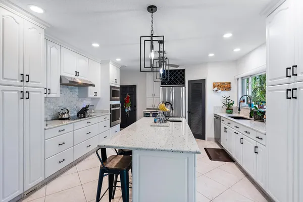 $3,950 | 805 East Madison Avenue, Stuart, FL 34996