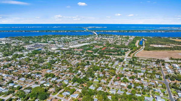 $3,950 | 805 East Madison Avenue, Stuart, FL 34996