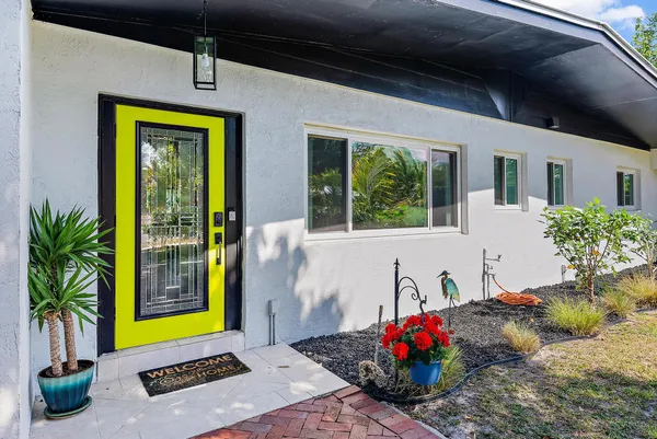 $3,950 | 805 East Madison Avenue, Stuart, FL 34996