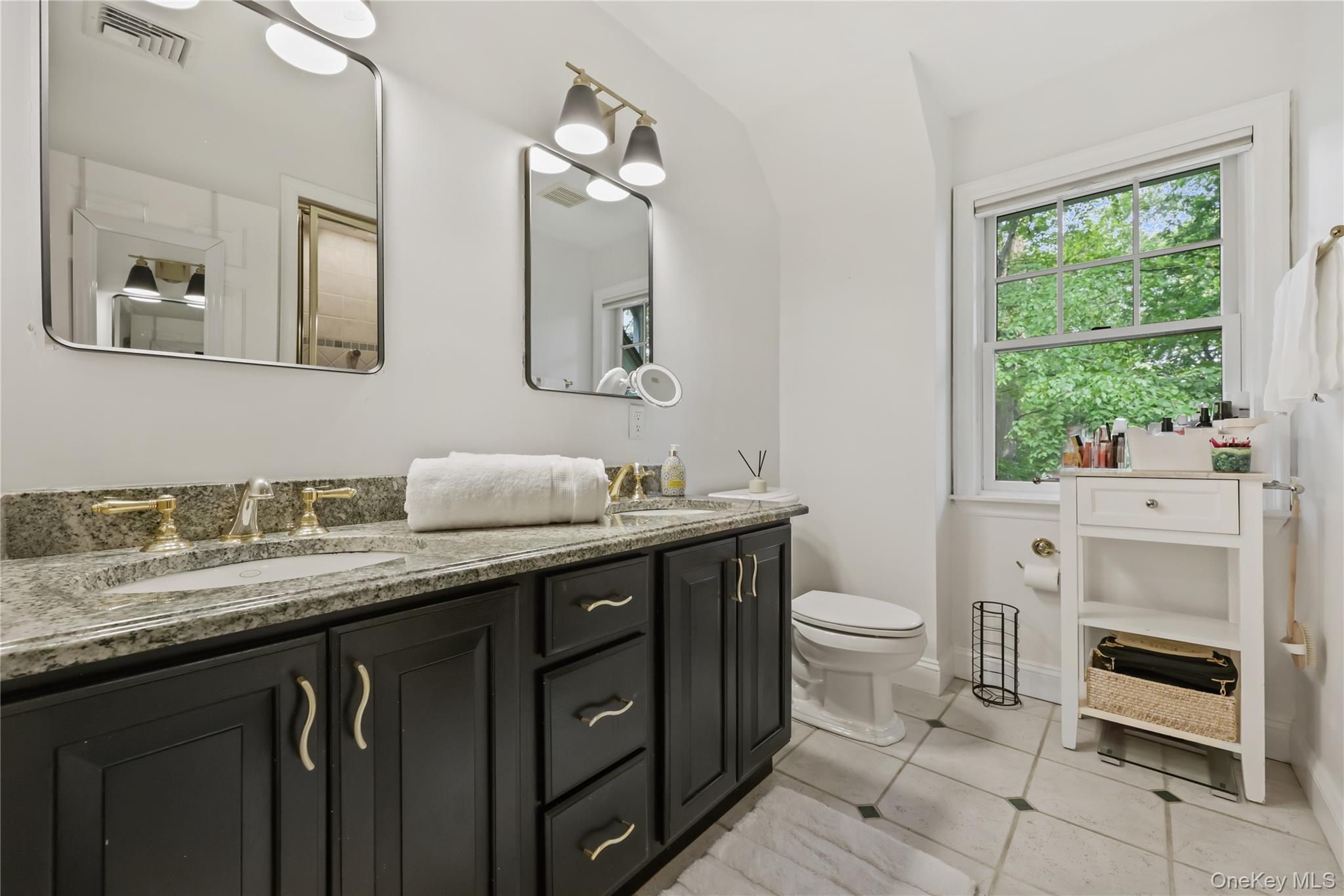 400 Cyrus Field Road Irvington, NY 10533 - Photo 12 of 27 Primary Ensuite Bath