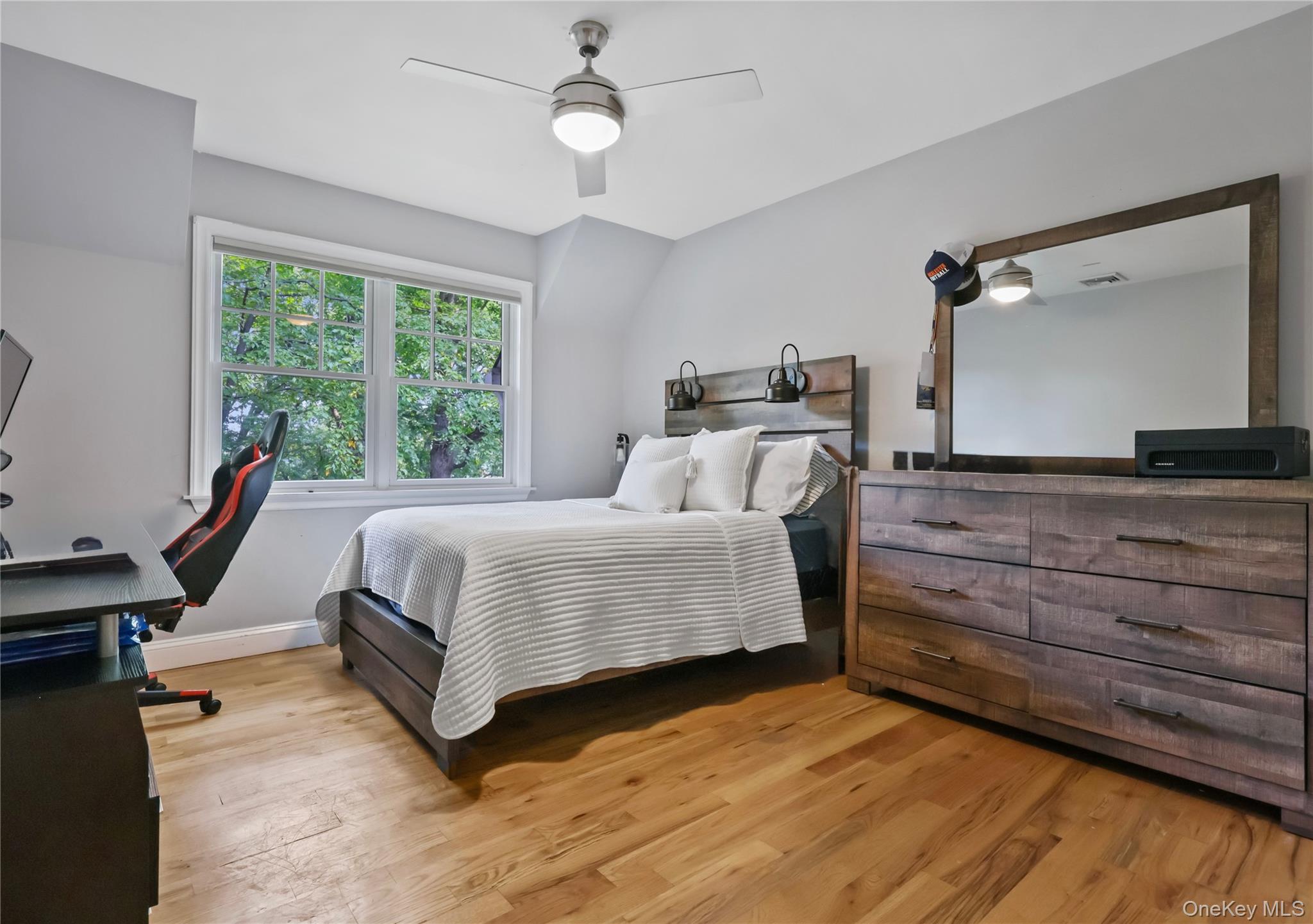 400 Cyrus Field Road Irvington, NY 10533 - Photo 13 of 27 Second Bedroom Upstairs