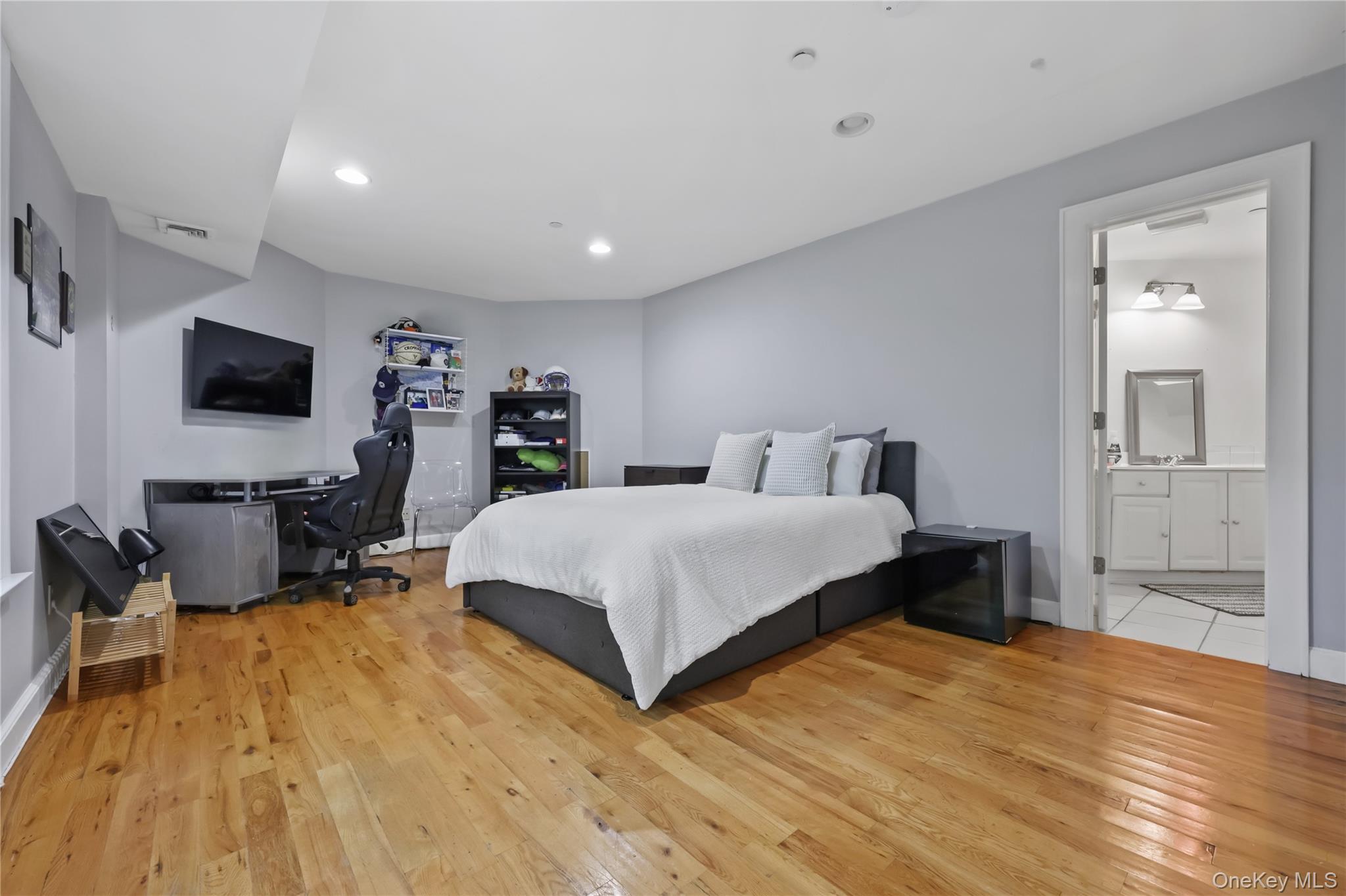 400 Cyrus Field Road Irvington, NY 10533 - Photo 17 of 27 Fourth Bedroom in Lower Level