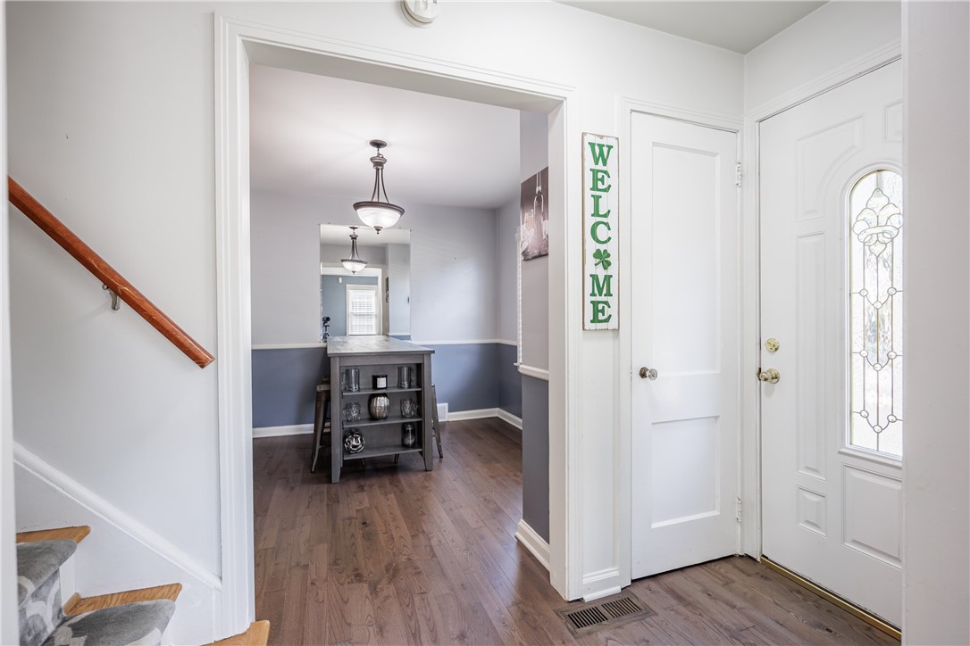 105 Oneta Road Irondequoit, NY 14617 - Photo 4 of 36
