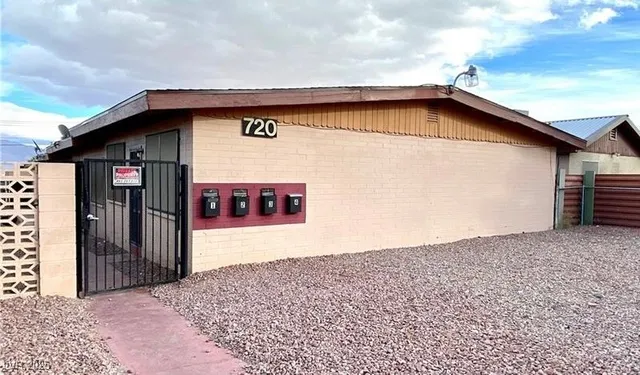 $1,099 | 720 North 10th Street, Unit 4, Las Vegas, NV 89101