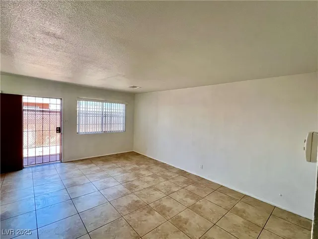 $1,099 | 720 North 10th Street, Unit 4, Las Vegas, NV 89101