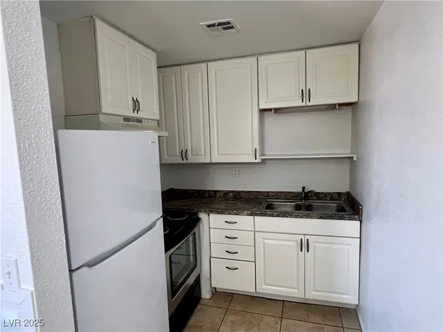 $1,099 | 720 North 10th Street, Unit 4, Las Vegas, NV 89101