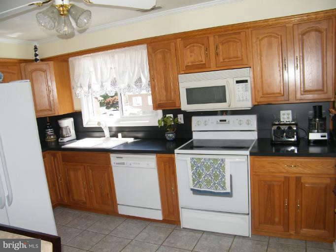 10609 Vincent Road White Marsh, MD 21162 - Photo 2 of 18 Kitchen