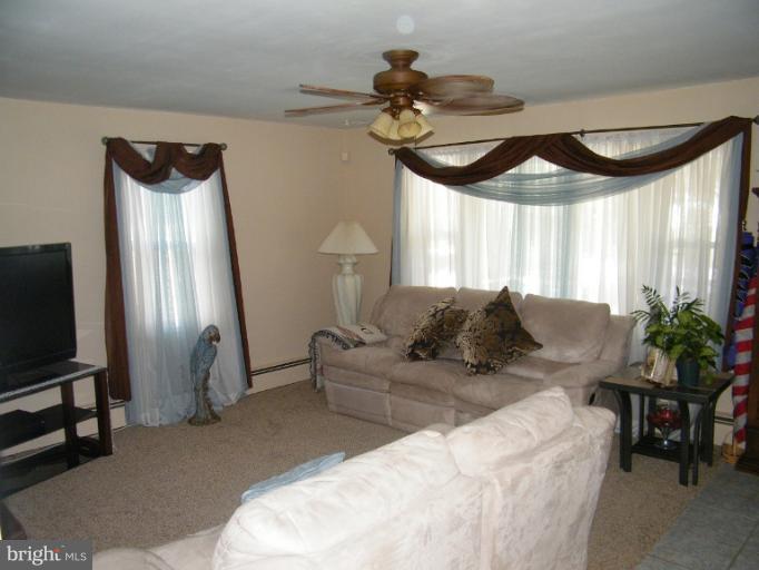 10609 Vincent Road White Marsh, MD 21162 - Photo 14 of 18 Living Room