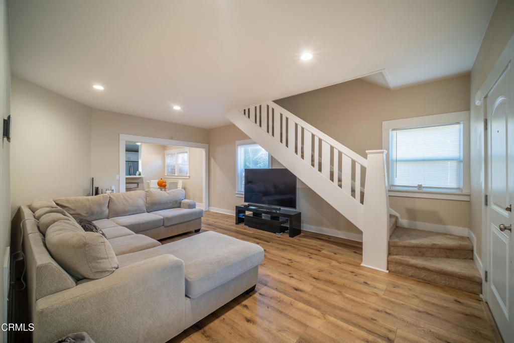 519 West 6th Street Oxnard, CA 93030 - Photo 4 of 19 6th street (7 of 19)