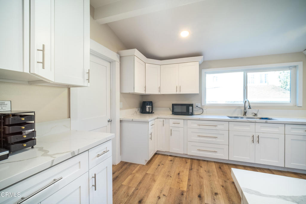 519 West 6th Street Oxnard, CA 93030 - Photo 6 of 19 6th street (16 of 19)