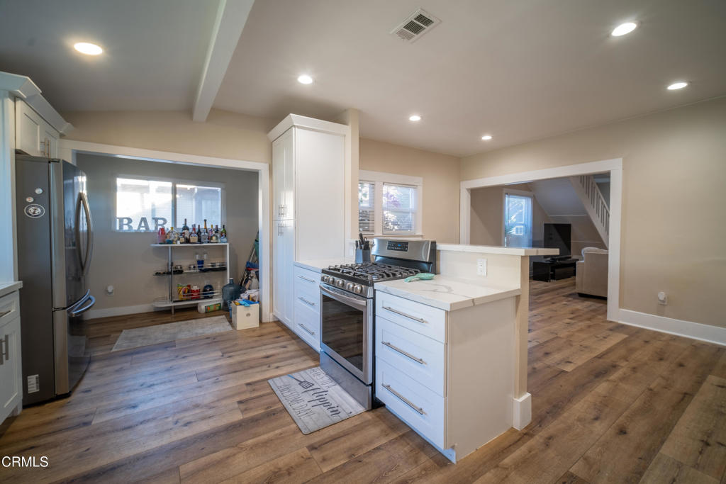 519 West 6th Street Oxnard, CA 93030 - Photo 8 of 19 6th street (18 of 19)