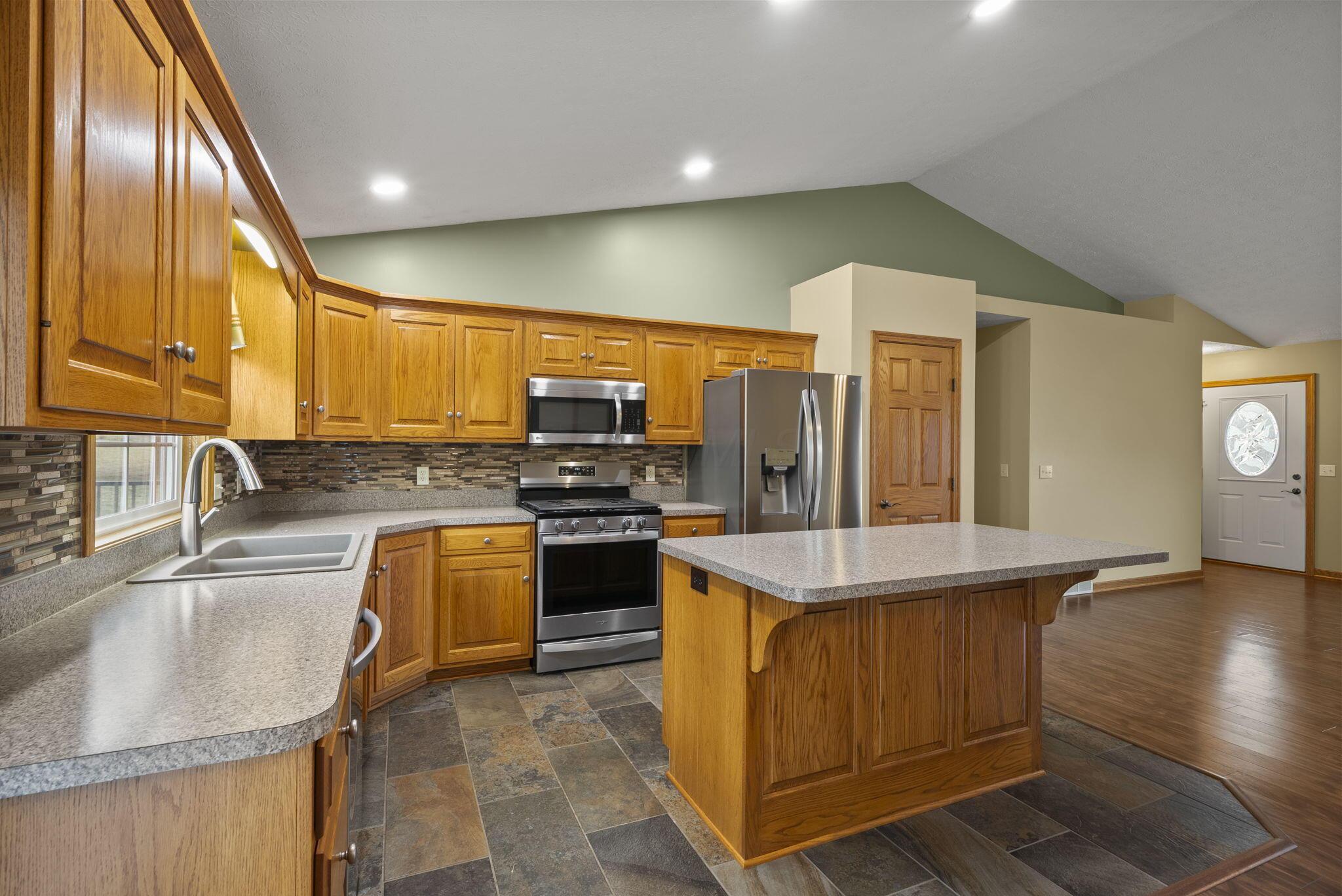 5 Compass Point Court Mount Vernon, OH 43050 - Photo 9 of 44 8-web-or-mls-DSC06543
