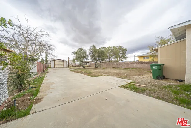 $2,500 | 38020 12th Street East, Palmdale, CA 93550