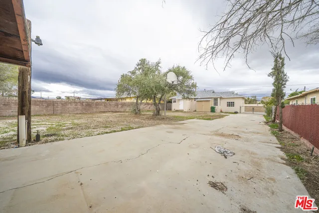 $2,500 | 38020 12th Street East, Palmdale, CA 93550