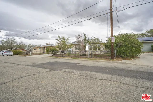 $2,500 | 38020 12th Street East, Palmdale, CA 93550