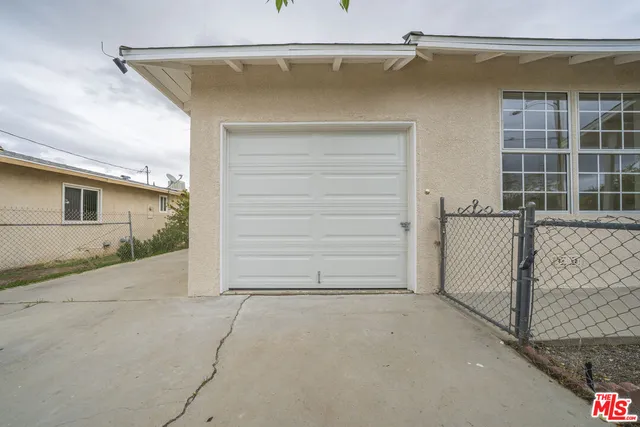 $2,500 | 38020 12th Street East, Palmdale, CA 93550
