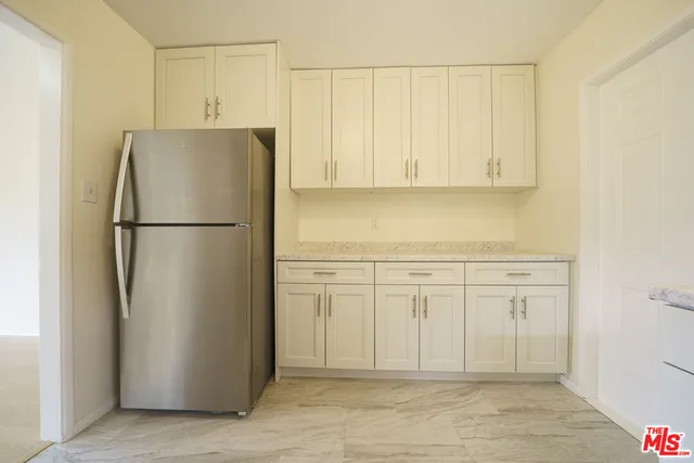 $2,500 | 38020 12th Street East, Palmdale, CA 93550